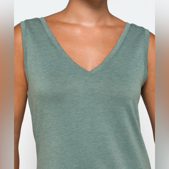 Bobeau Double V Matchback Tank - Picture 3 of 9